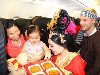 Vui trung thu trên độ cao 10,000m 