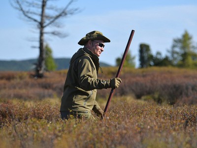Ông Putin đi dạo ở độ cao 2.000 m trong kỳ nghỉ nhân dịp sinh nhật tròn 67 tuổi