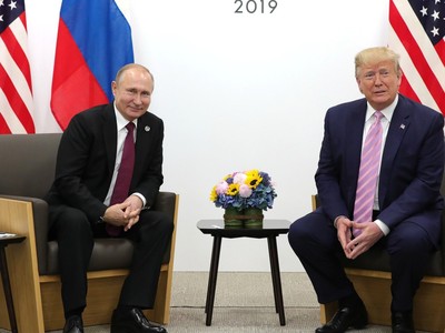 Tổng thống Nga Vladimir Putin và Tổng thống Mỹ Donald Trump tại Hội nghị thượng đỉnh G20, Osaka, Nhật Bản. Ảnh: Getty Images.