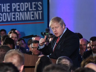 Thủ tướng Anh Boris Johnson phát biểu mừng chiến thắng của Đảng bảo thủ tại London ngày 13/12. Ảnh: Getty Images.