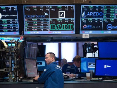 Giới đầu tư thất vọng với dữ liệu kinh tế tháng 7