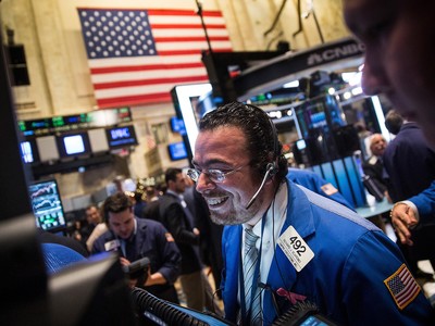 Nhận thêm tín hiệu mạnh mẽ, giới đầu tư hào hứng gom hàng