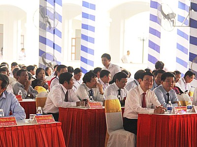 Chủ tịch nước Trương Tấn Sang, cùng lãnh đạo cơ quan, ban, ngành Trung ương và địa phương dự Lễ khánh thành trường THPT Hậu Nghĩa và Lễ khai giảng năm học mới 