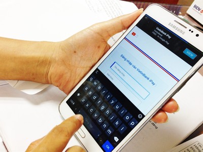 Làm gì để sử dụng được ứng dụng mobile banking?