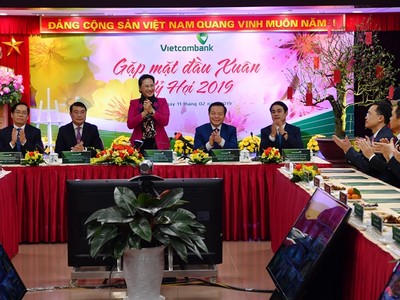 Chủ tịch Quốc hội Nguyễn Thị Kim Ngân đến thăm và làm việc tại Vietcombank