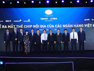 7 ngân hàng đầu tiên sẵn sàng chuyển đổi thẻ từ sang thẻ chip