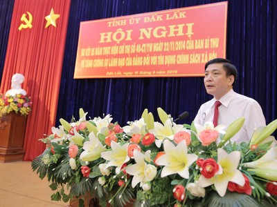 Đồng chí Bùi Văn Cường, Uỷ viên Ban chấp hành Trung ương Đảng - Bí thư Tỉnh ủy Đắk Lắk phát biểu tại Hội nghị. Ảnh Việt Hải