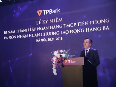 Ông Đỗ Minh Phú trong sự kiện Kỉ niệm 10 năm thành lập TPBank và đón nhận Huân chương lao động Hạng Ba