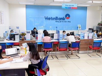 9 tháng đầu năm 2021, VietinBank tiếp tục kiểm soát tốt chi phí vốn, chi phí quản lý; tăng thu thuần dịch vụ hoạt động thanh toán, chuyển tiền, thẻ…