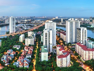 Kinh tế Việt Nam sẽ dần hồi phục trong sáu tháng tới và tăng trưởng bùng nổ trở lại từ nửa sau năm 2022.