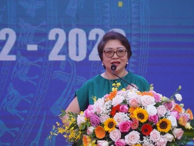 Bà Trịnh Như Quỳnh, Giám đốc Đối ngoại, Marketing và Thương hiệu, Ngân hàng Standard Chartered Việt Nam phát biểu tại Lễ khởi động dự án "Tự tin lập nghiệp".