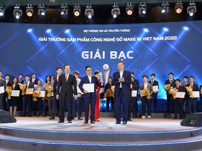 MoMo nhận hai giải thưởng là Giải Bạc hạng mục Chính phủ số và Top 10 hạng mục Kinh tế số