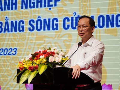 Ông Đào Minh Tú, Phó Thống đốc thường trực Ngân hàng Nhà nước phát biểu tại Hội nghị