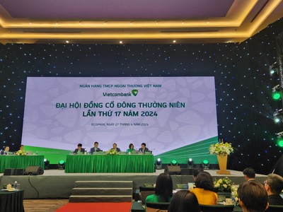 ĐHCĐ 2024 Vietcombank (VCB): Lâu dài, bán lẻ vẫn là chiến lược quan trọng, tiếp tục triển khai kế hoạch tăng vốn khoảng 27.700 tỷ đồng