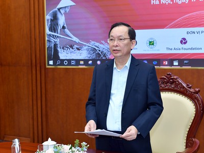 Phó Thống đốc thường trực NHNN Đào Minh Tú phát biểu tại Toạ đàm