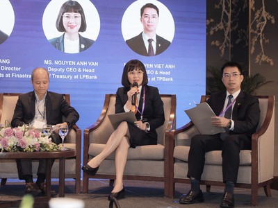 Bà Nguyễn Ánh Vân phát biểu tại Tọa đàm Treasury Executive Summit 2024