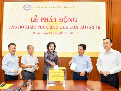 Thống đốc Nguyễn Thị Hồng, các Phó Thống đốc, đại diện Lãnh đạo các Vụ, Cục, đơn vị, đơn vị sự nghiệp tại Hà Nội đã tham dự Lễ Phát động.