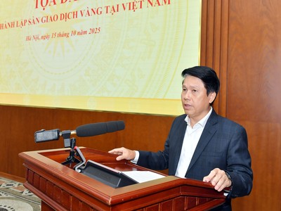 Phó Thống đốc Ngân hàng Nhà nước Phạm Tiến Dũng phát biểu tại Tọa đàm