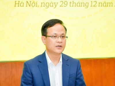 Ông Phạm Chí Quang, Vụ trưởng Vụ Chính sách tiền tệ, NHNN trả lời câu hỏi tại Họp báo.