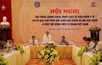 Các nội dung nổi bật được đề cập trong buổi đối thoại là: làm rõ các khái niệm trục lợi, lạm dụng quỹ bảo hiểm y tế để tránh hiểu lầm đối với việc thực hiện chính sách bảo hiểm y tế tại cơ sở y tế tư nhân...