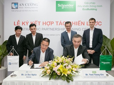 Thông qua việc ký kết hợp tác chiến lược này, An Cường sẽ đưa ra các giải pháp nội thất gỗ công nghiệp hài hoà với những không gian sống thông minh và hiện đại. 