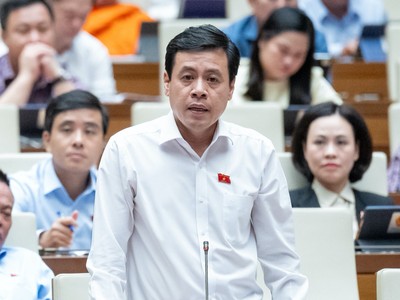 Đại biểu Trần Anh Tuấn (đoàn TP Hồ Chí Minh) cho rằng chúng ta đang giảm thuế để hỗ trợ phục hồi thì không nên mở rộng đối tượng chịu thuế.