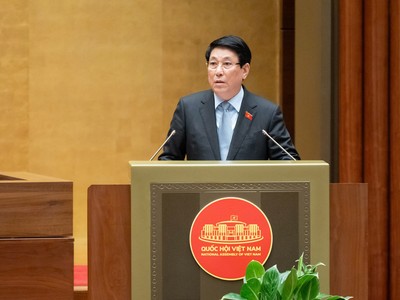 Chủ tịch nước Lương Cường trình bày Báo cáo tổng kết công tác nhiệm kỳ 2021-2026 trước Quốc hội chiều 20/10 (Ảnh: quochoi.vn)