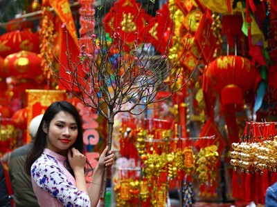 Không khí Tết ngập tràn phố cổ Hà Nội