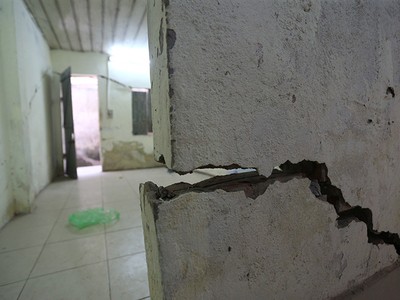 Nứt vỡ nghiêm trọng tại số nhà 20 ngách 20/28 Kim Giang