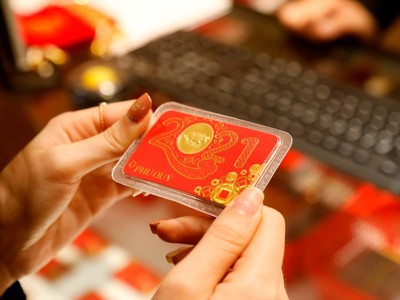 Giá vàng hôm nay ngày 29/6: Vàng đang bị mắc kẹt