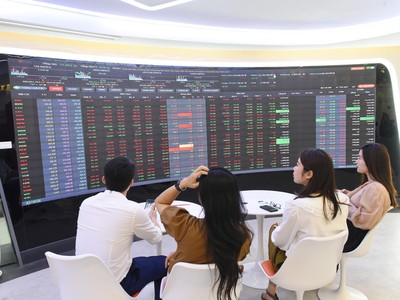 Yếu tố thuận lợi đã phản ánh vào định giá cổ phiếu “vua”