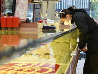 Giá vàng hôm nay ngày 16/3: Chênh lệch vàng trong nước chỉ cao hơn thế giới hơn 11 triệu đồng/lượng