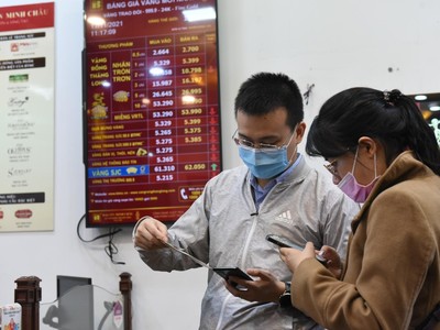 Giá vàng hôm nay ngày 1/4: Vàng trở lại trên mốc 69 triệu đồng/lượng