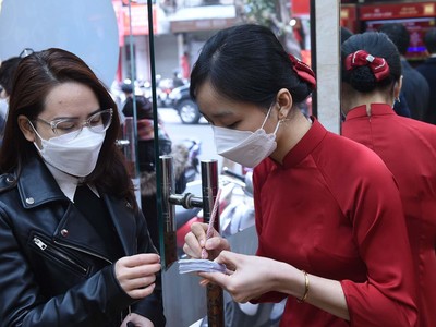 Giá vàng hôm nay ngày 13/2: Vàng trong nước đồng loạt mất 150.000 đồng/lượng