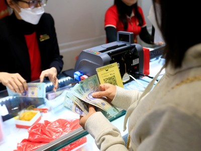 Giá vàng hôm nay ngày 17/3: Vàng trong nước vọt tăng