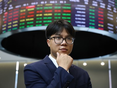 Giao dịch chứng khoán sáng 22/12: Dòng bank khởi sắc, VN-Index tăng hơn 30 điểm