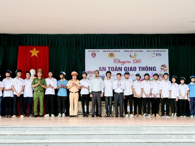 PTI phối hợp cùng Thủy đoàn I hướng dẫn lái xe an toàn cho học sinh Quảng Ninh
