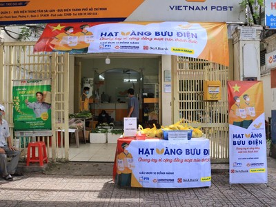 PTI đồng hành cùng Bưu điện Việt Nam phát gạo miễn phí cho người dân
