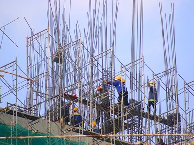 Các doanh nghiệp xây lắp đang chịu áp lực đơn hàng giảm và chi phí tăng cao