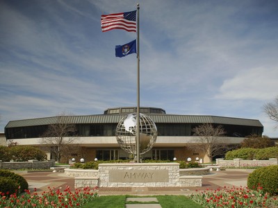 Đạt mốc doanh thu 8,1 tỷ USD, Amway tiếp tục dẫn đầu danh sách 100 công ty bán hàng trực tiếp toàn cầu năm 2023