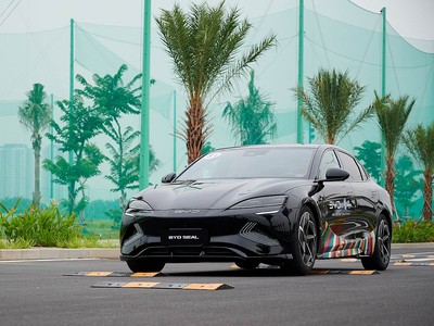 BYD SEAL - một trong những mẫu xe chạy nhất của BYD trên toàn cầu với trang bị động cơ điện 8-trong-1