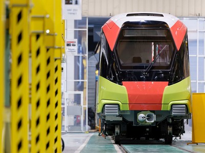 Tuyến Metro số 3 Hà Nội sẽ bắt đầu phục vụ hành khách với hệ thống tích hợp đầu tiên của Alstom tại Việt Nam