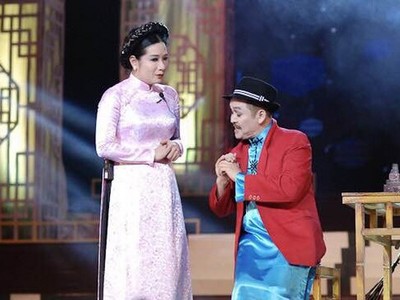 Nghệ sỹ chèo Xuân Hinh kỷ niệm 40 năm sự nghiệp biểu diễn trong đêm diễn 5/10