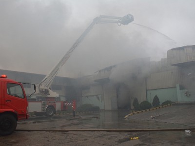 Cháy lớn tại Công ty Vina Korea Vĩnh Phúc