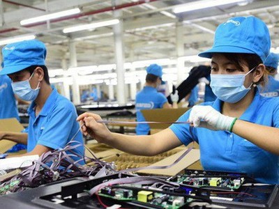 Năm 2001, số doanh nghiệp tư nhân quy mô vừa và lớn (sử dụng từ 100 lao động trở lên) chiếm 6%, năm 2013 chỉ còn 3%.