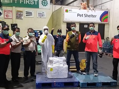 Việt Nam tặng 500 bộ dụng cụ xét nghiệm Covid-19 cho Indonesia