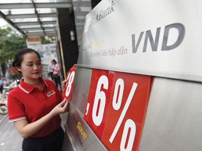 Lãi suất gửi tiết kiệm hiện nay đang thấp hơn so với lãi suất trái phiếu doanh nghiệp.