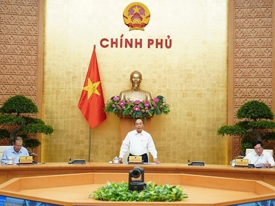 Thủ tướng Chính phủ Nguyễn Xuân Phúc phát biểu tại cuộc họp.