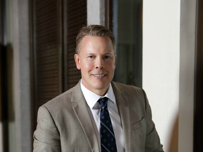 Ông Brett Burton, Tổng giám đốc Vùng và quản lý, vận hành Furama Resort Đà Nẵng