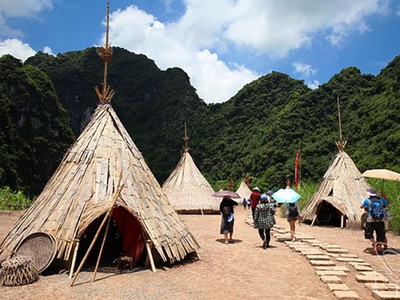 Các hãng lữ hành đầu tư mạnh hơn vào những dòng sản phẩm du lịch thông minh, sáng tạo để hút khách.